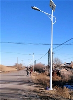 克山7米太阳能路灯